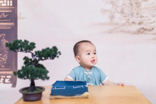 肇庆怀孕肚子中间凹两边凸